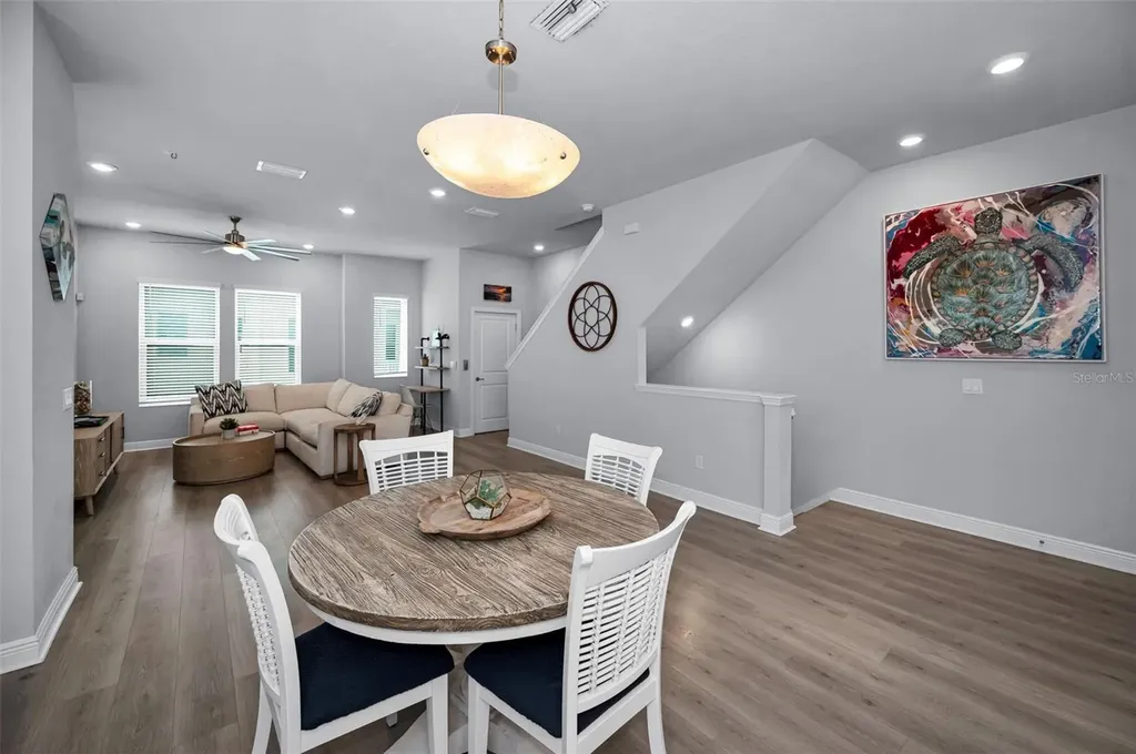 2458 Mangum Court Sarasota FL 34237