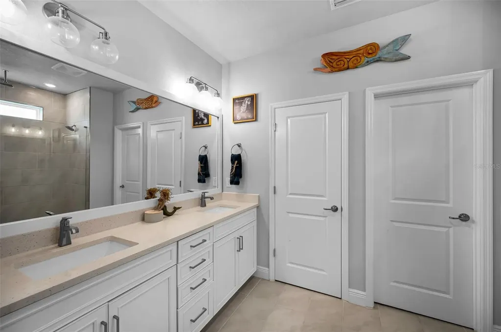 2458 Mangum Court Sarasota FL 34237