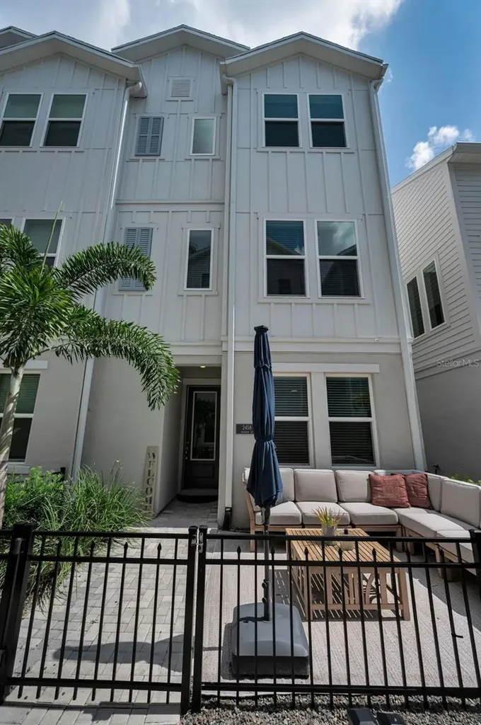 2458 Mangum Court Sarasota FL 34237
