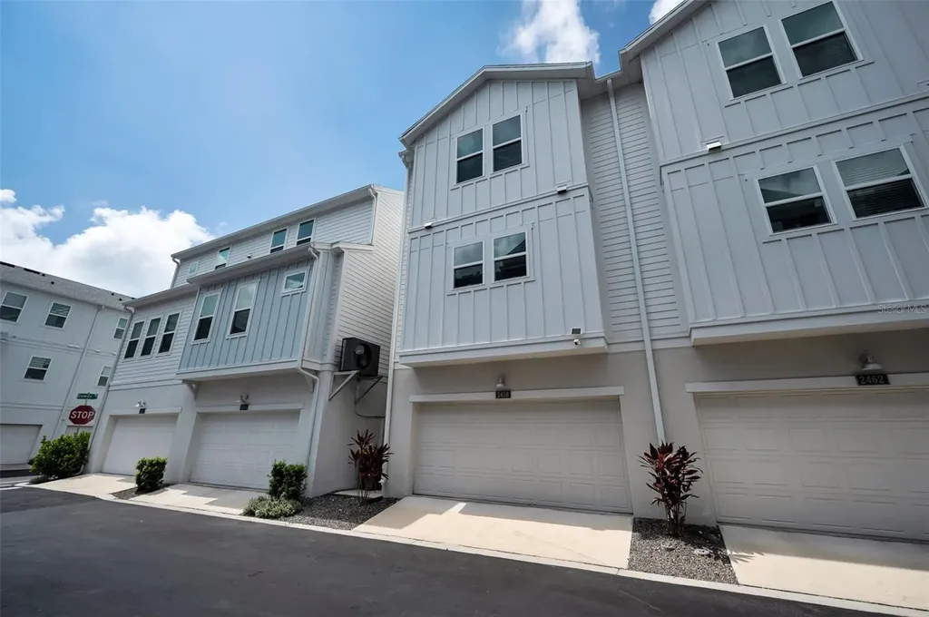 2458 Mangum Court Sarasota FL 34237