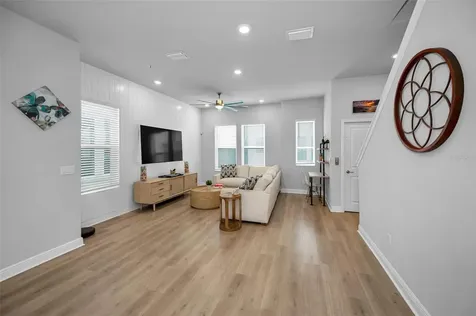 2458 Mangum Court Sarasota FL 34237
