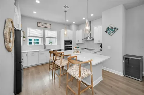 2458 Mangum Court Sarasota FL 34237