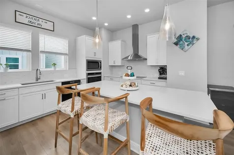 2458 Mangum Court Sarasota FL 34237