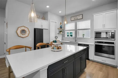 2458 Mangum Court Sarasota FL 34237