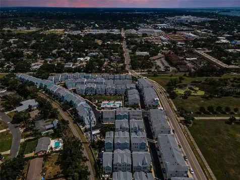2458 Mangum Court Sarasota FL 34237