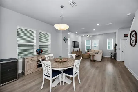 2458 Mangum Court Sarasota FL 34237