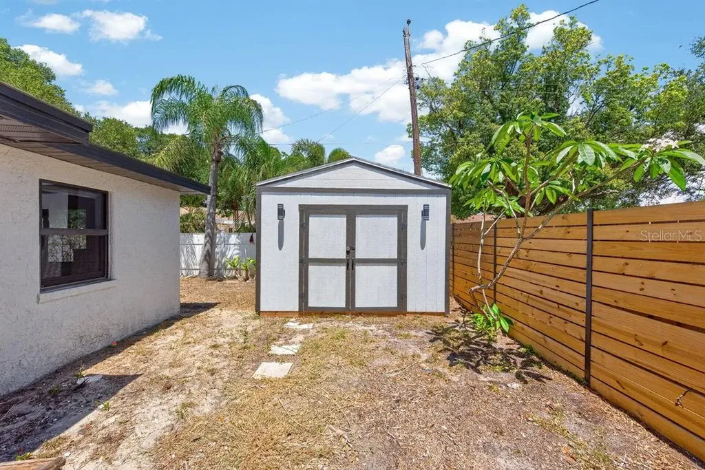 6196 44th Avenue N St Petersburg FL 33709