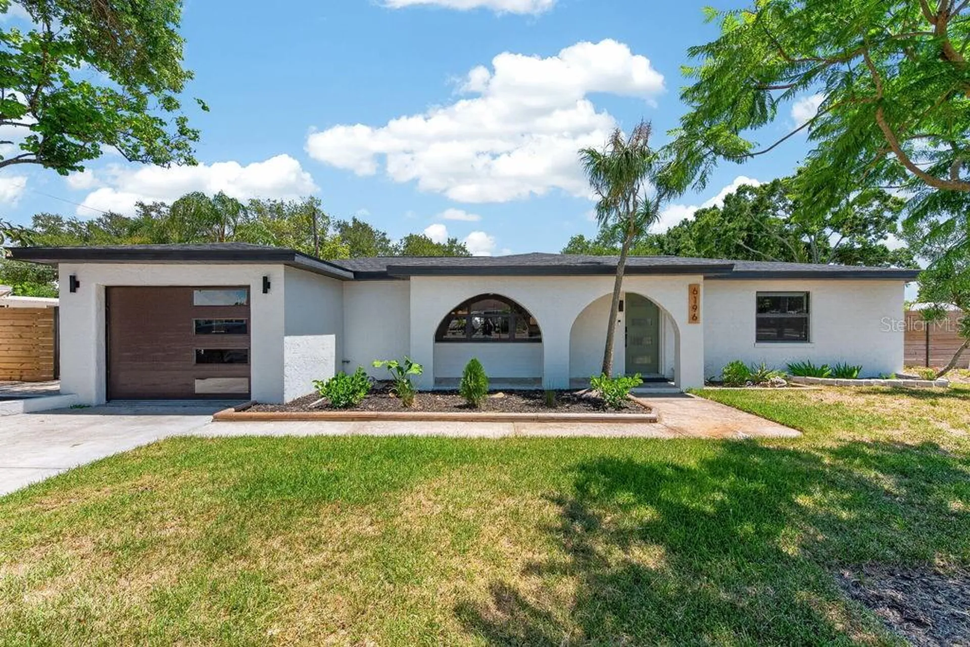 6196 44th Avenue N St Petersburg FL 33709
