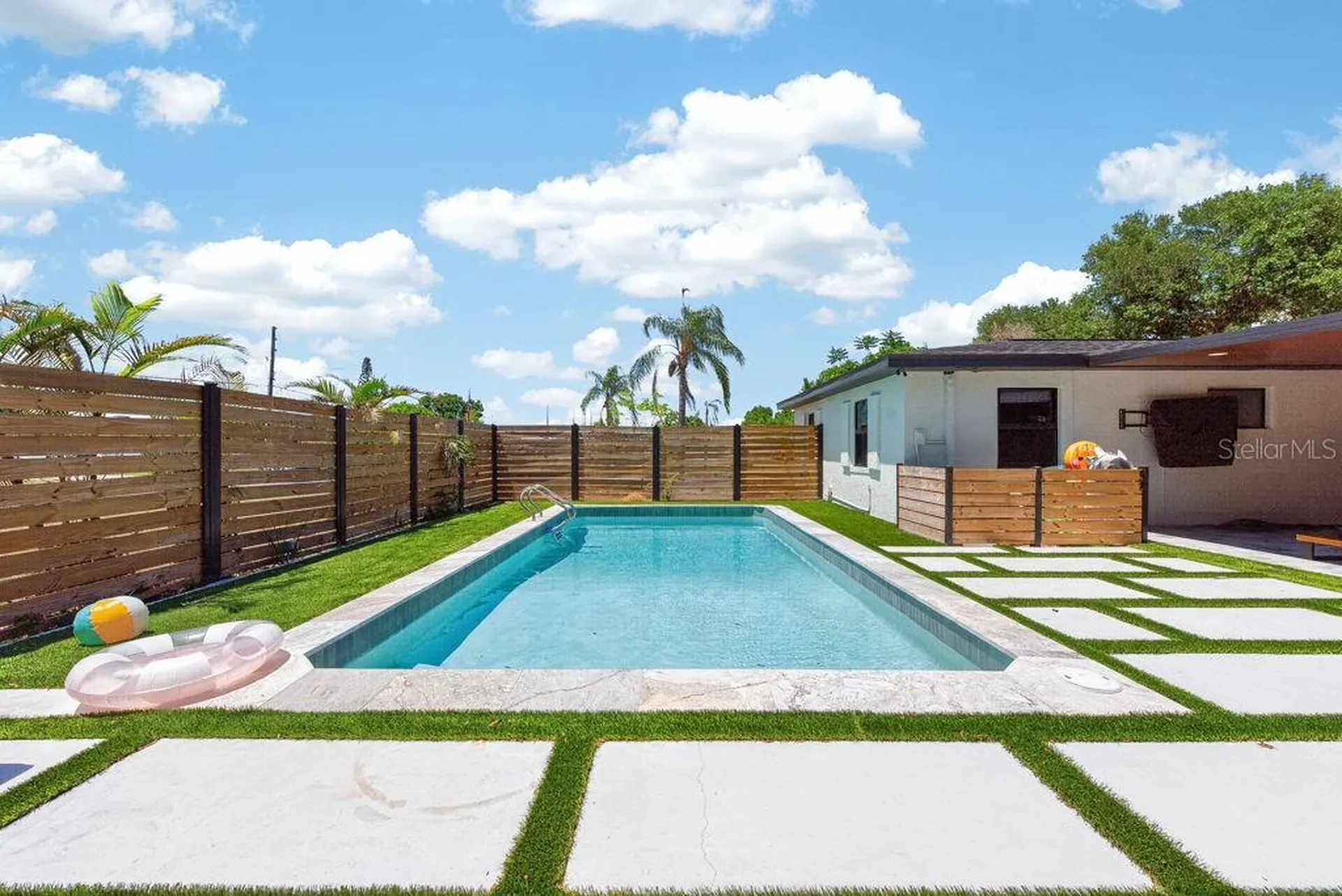 6196 44th Avenue N St Petersburg FL 33709