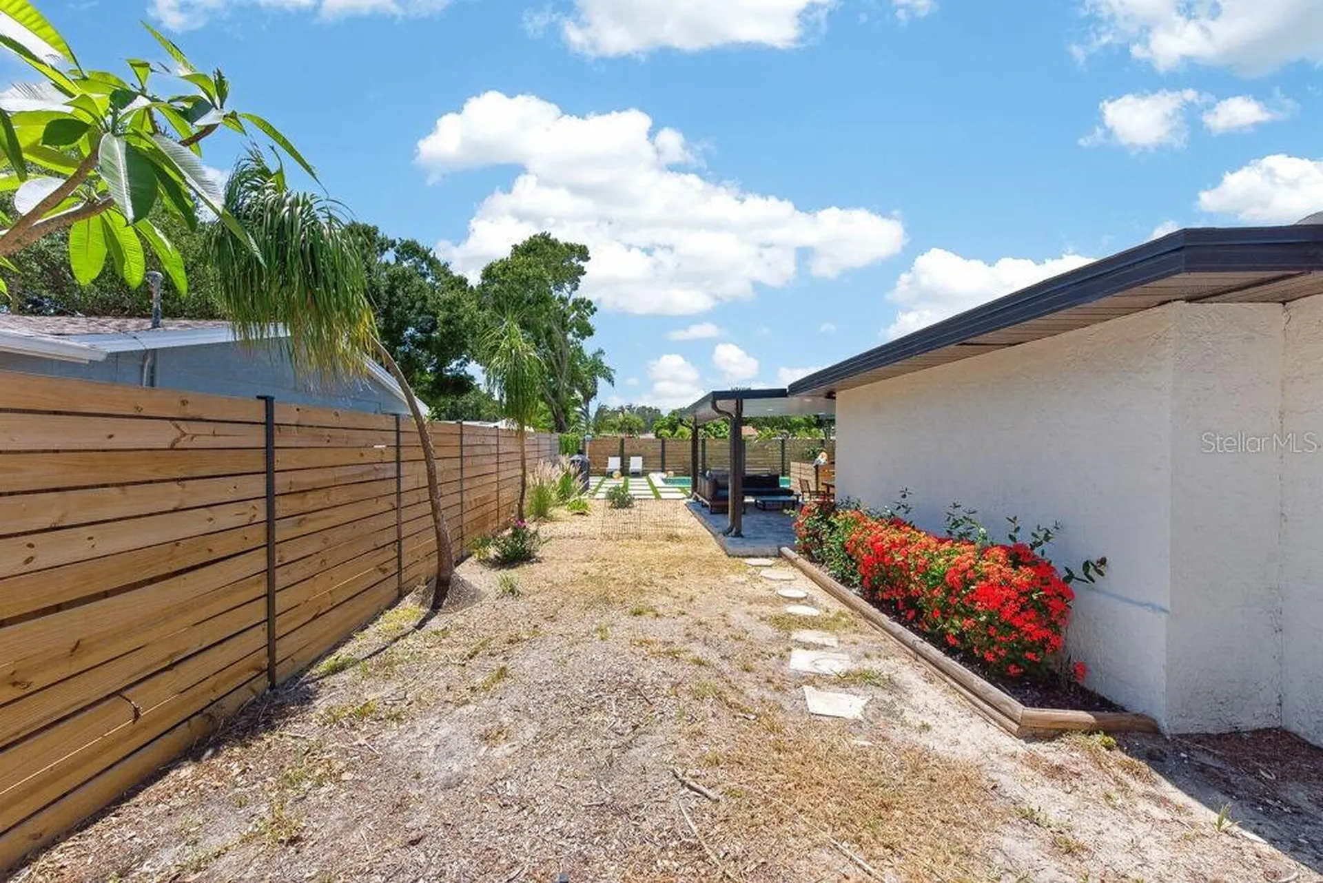 6196 44th Avenue N St Petersburg FL 33709
