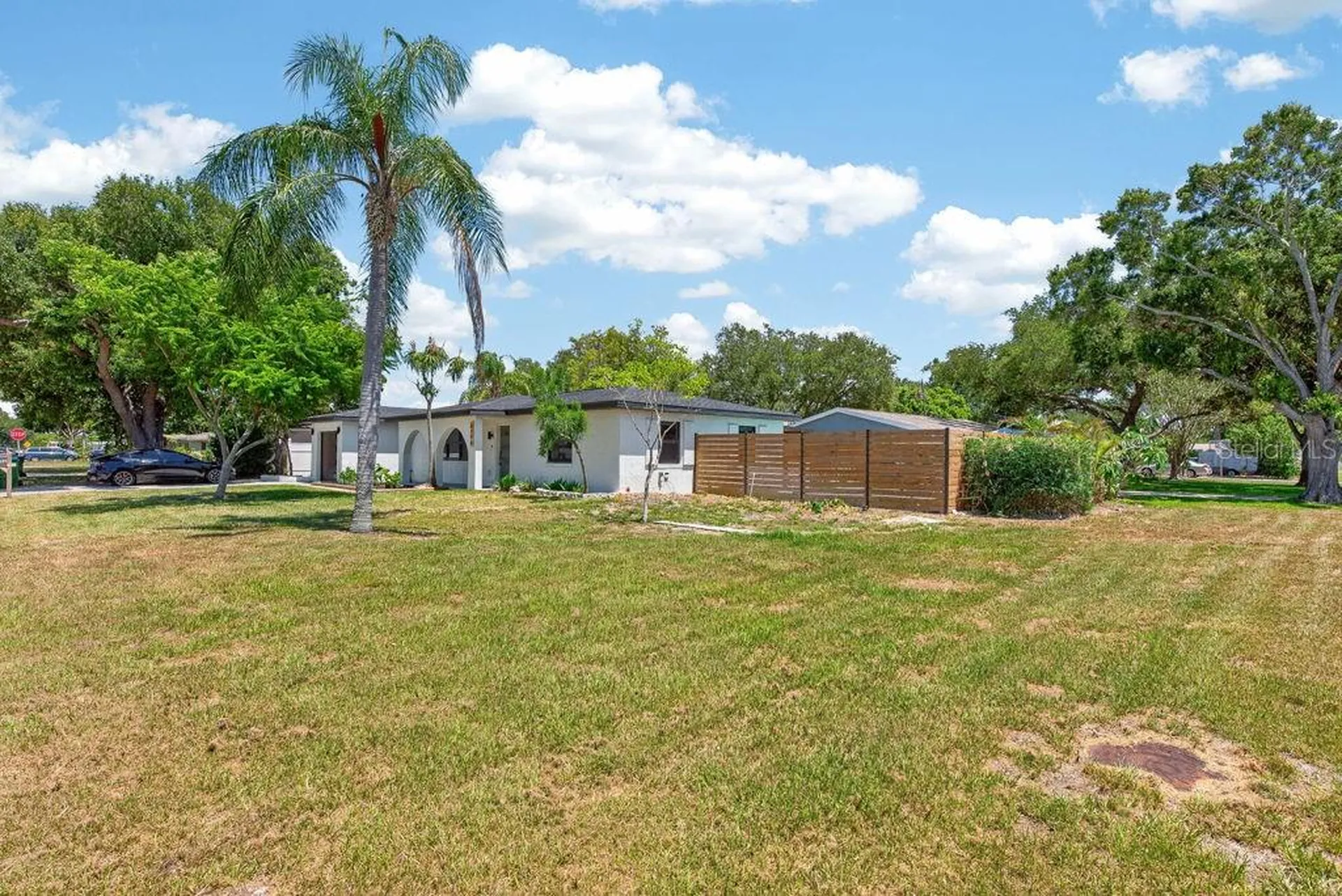 6196 44th Avenue N St Petersburg FL 33709
