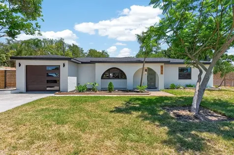 6196 44th Avenue N St Petersburg FL 33709