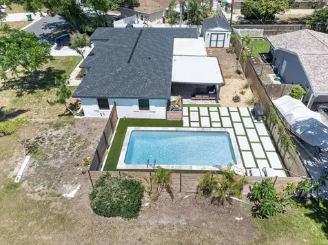 6196 44th Avenue N St Petersburg FL 33709