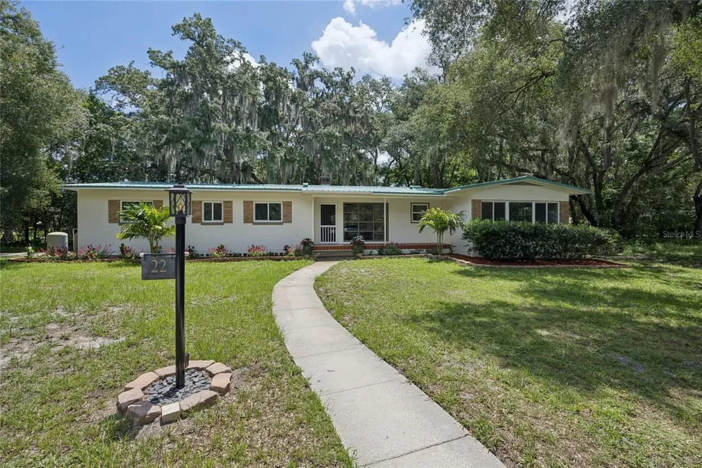 22 Poinsettia Drive Deland FL 32724