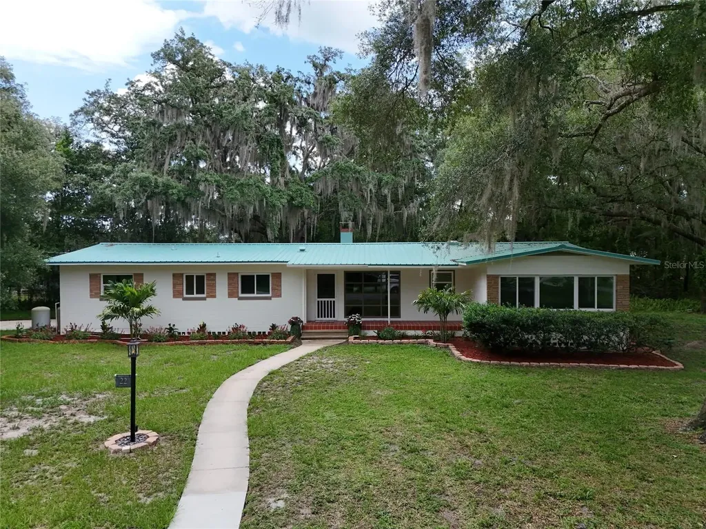 22 Poinsettia Drive Deland FL 32724