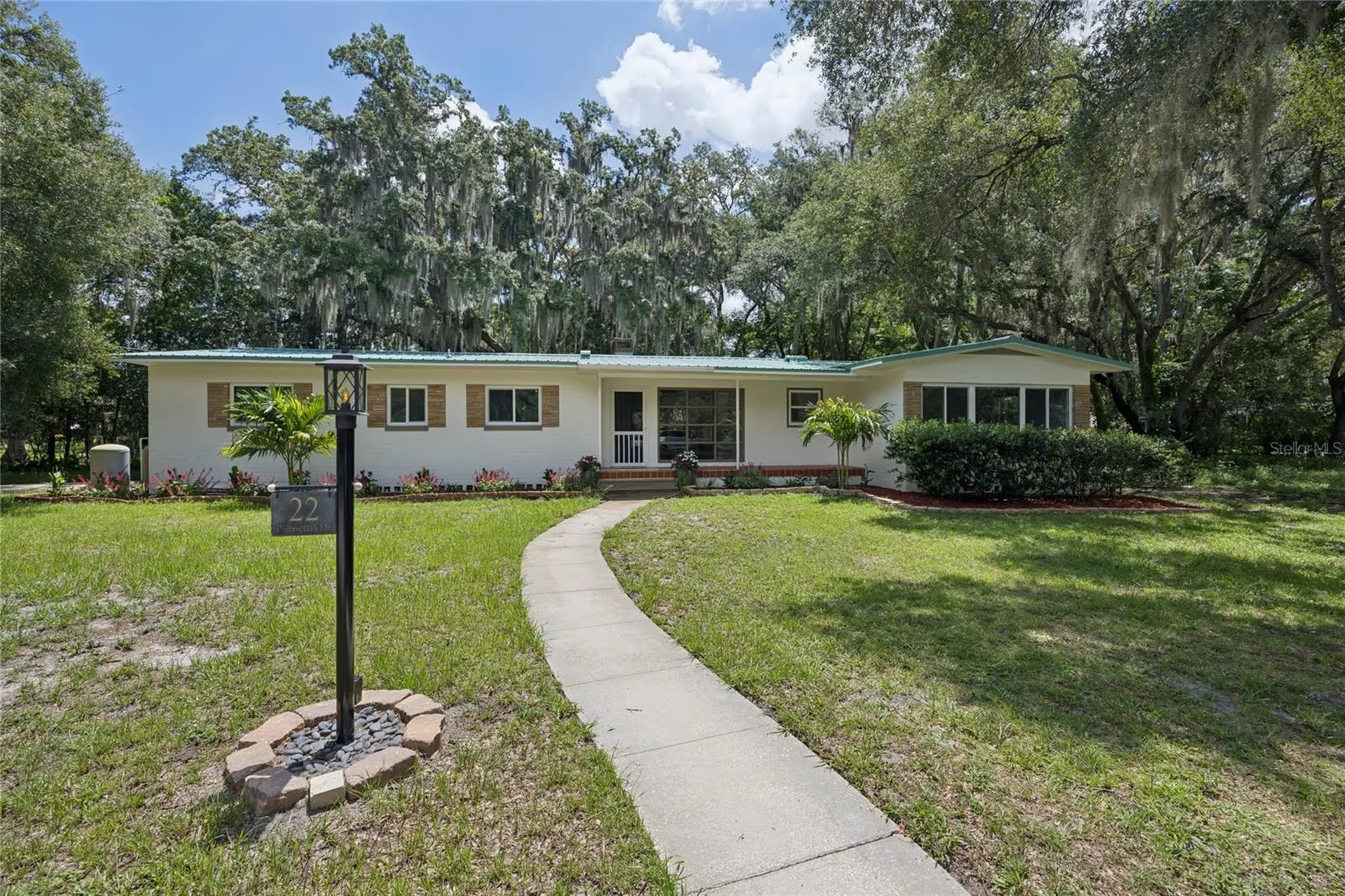 22 Poinsettia Drive Deland FL 32724