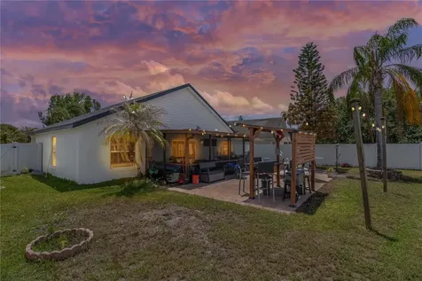 8318 Fort Clinch Avenue Orlando FL 32822