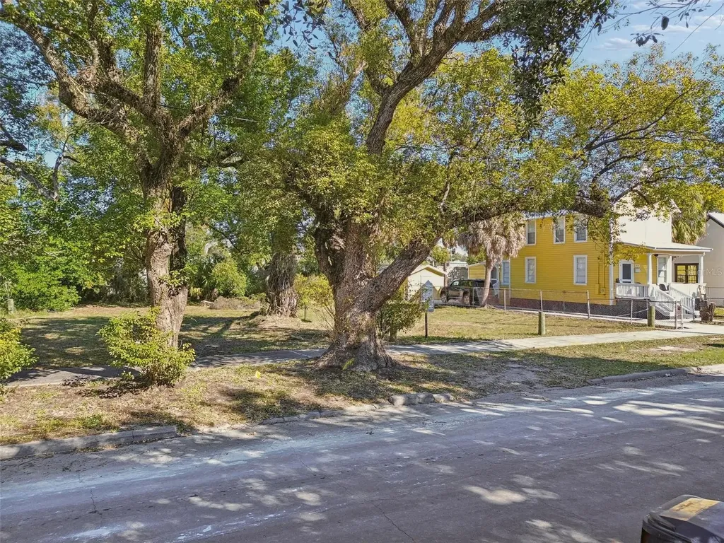 1012 E 12th Avenue Tampa FL 33605