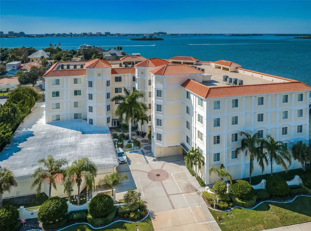 1860 N Fort Harrison Avenue Clearwater FL 33755