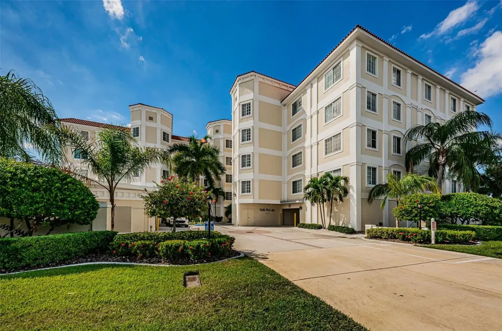 1860 N Fort Harrison Avenue Clearwater FL 33755