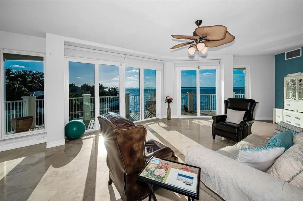 1860 N Fort Harrison Avenue Clearwater FL 33755