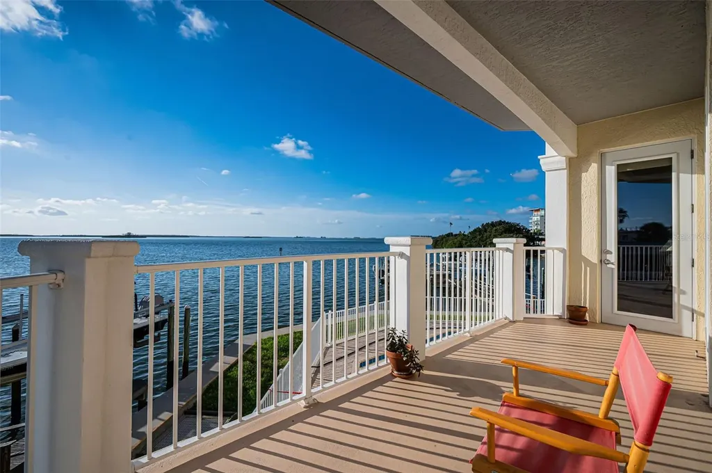 1860 N Fort Harrison Avenue Clearwater FL 33755