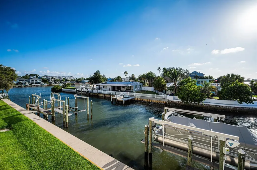 1860 N Fort Harrison Avenue Clearwater FL 33755