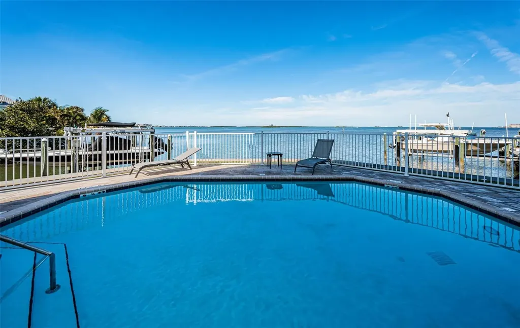 1860 N Fort Harrison Avenue Clearwater FL 33755