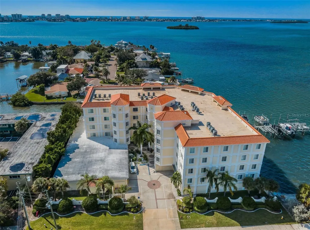 1860 N Fort Harrison Avenue Clearwater FL 33755
