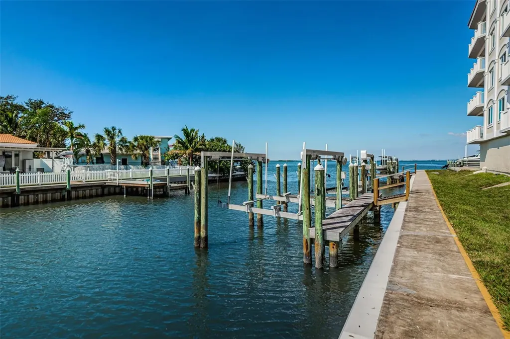 1860 N Fort Harrison Avenue Clearwater FL 33755