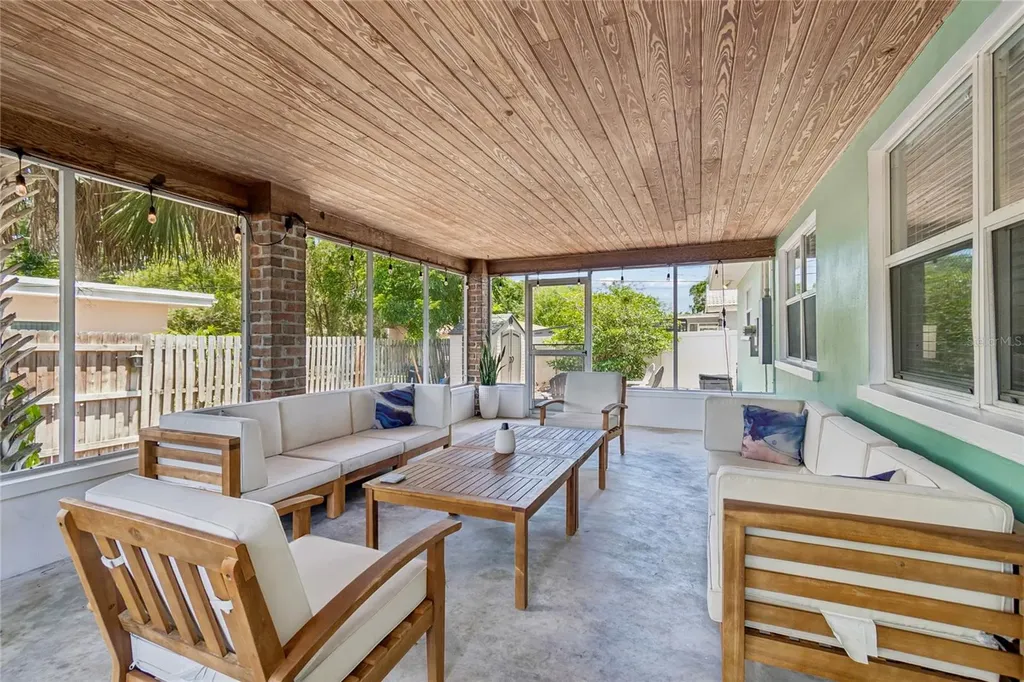 1357 S Evergreen Avenue Clearwater FL 33756