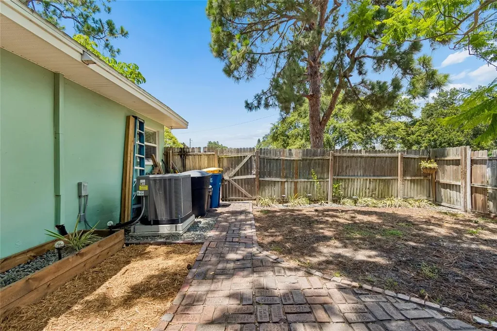1357 S Evergreen Avenue Clearwater FL 33756