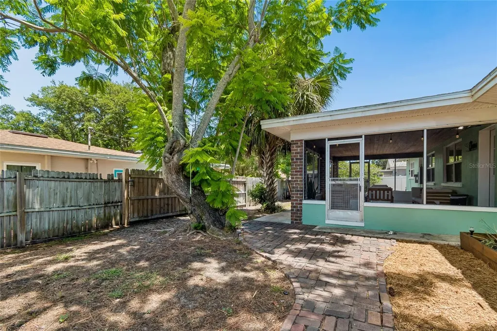 1357 S Evergreen Avenue Clearwater FL 33756