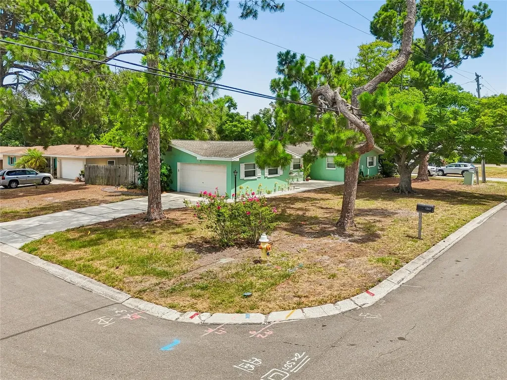 1357 S Evergreen Avenue Clearwater FL 33756