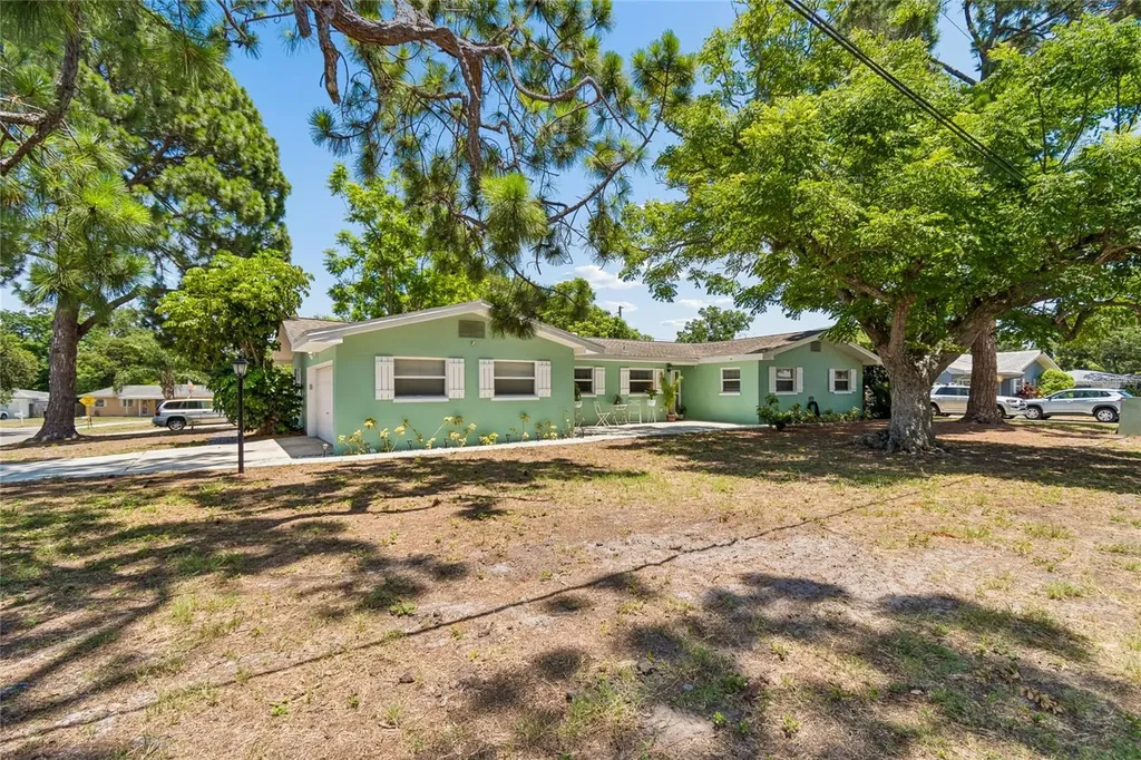 1357 S Evergreen Avenue Clearwater FL 33756