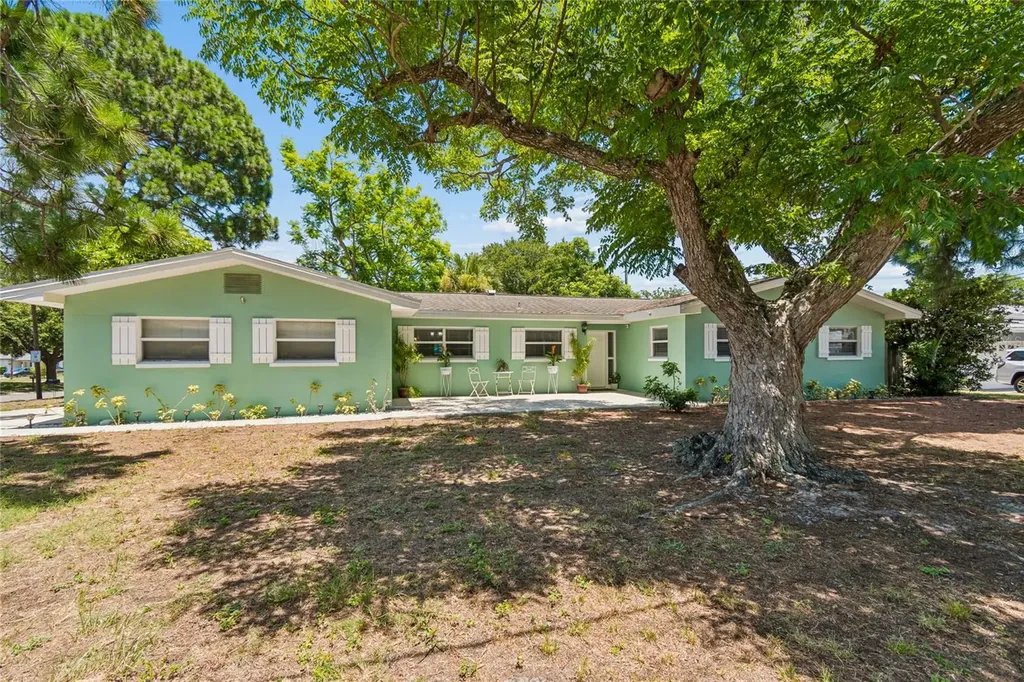1357 S Evergreen Avenue Clearwater FL 33756