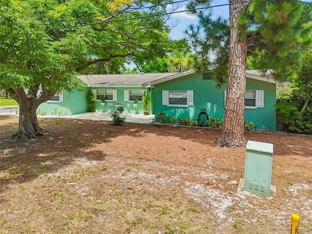 1357 S Evergreen Avenue Clearwater FL 33756