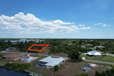 2080 Waverly Ter Street Port Charlotte FL 33983