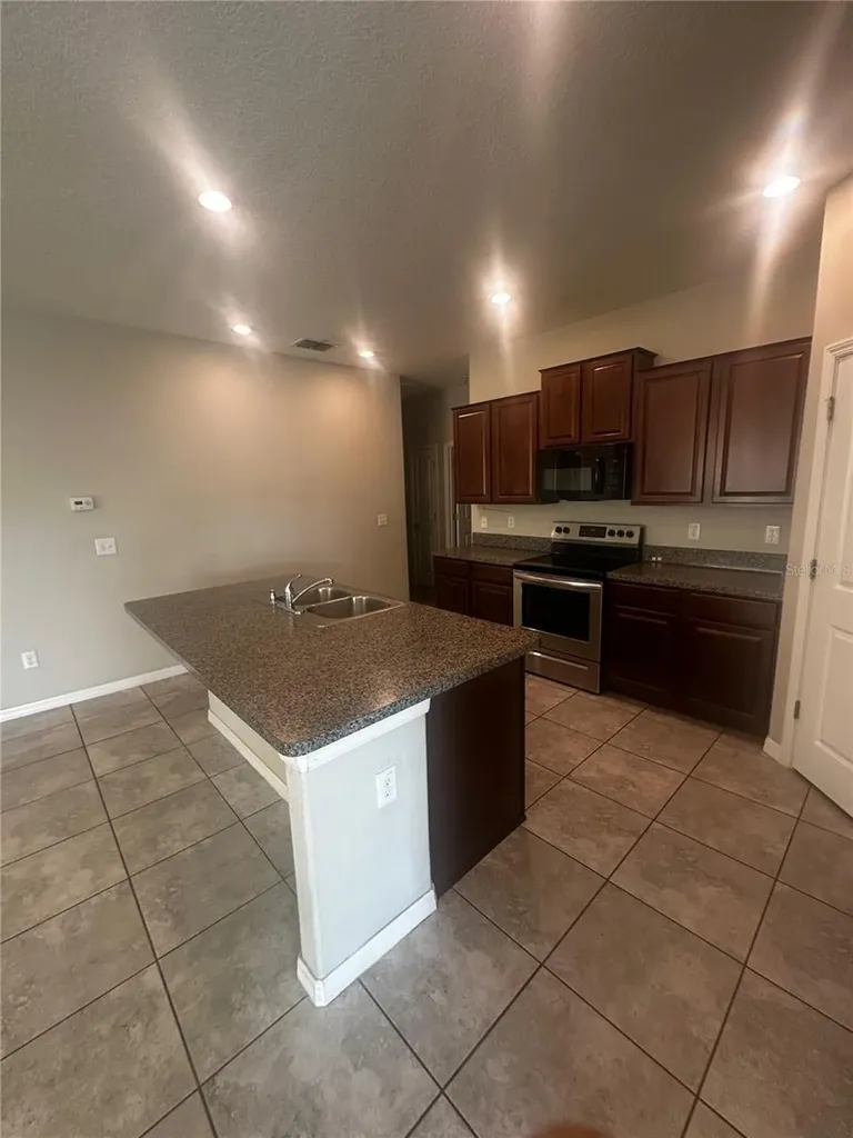 16513 Myrtle Sand Drive Wimauma FL 33598
