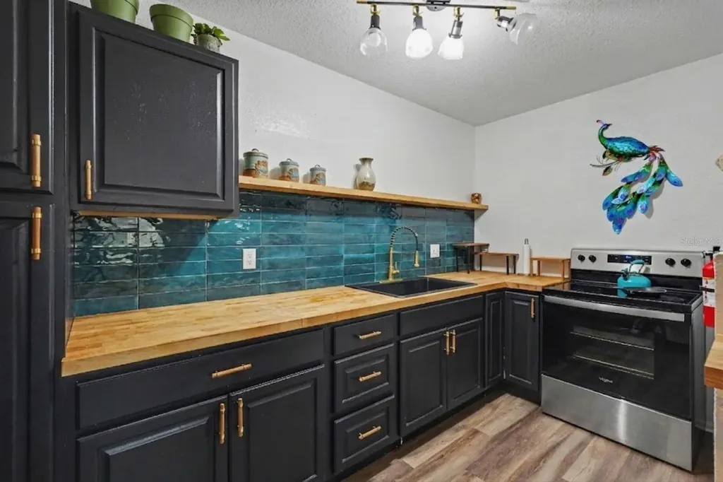 11208 Duncan Street Seminole FL 33772