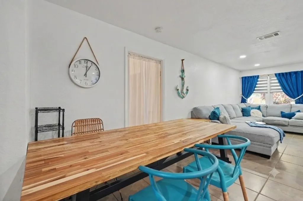 11208 Duncan Street Seminole FL 33772