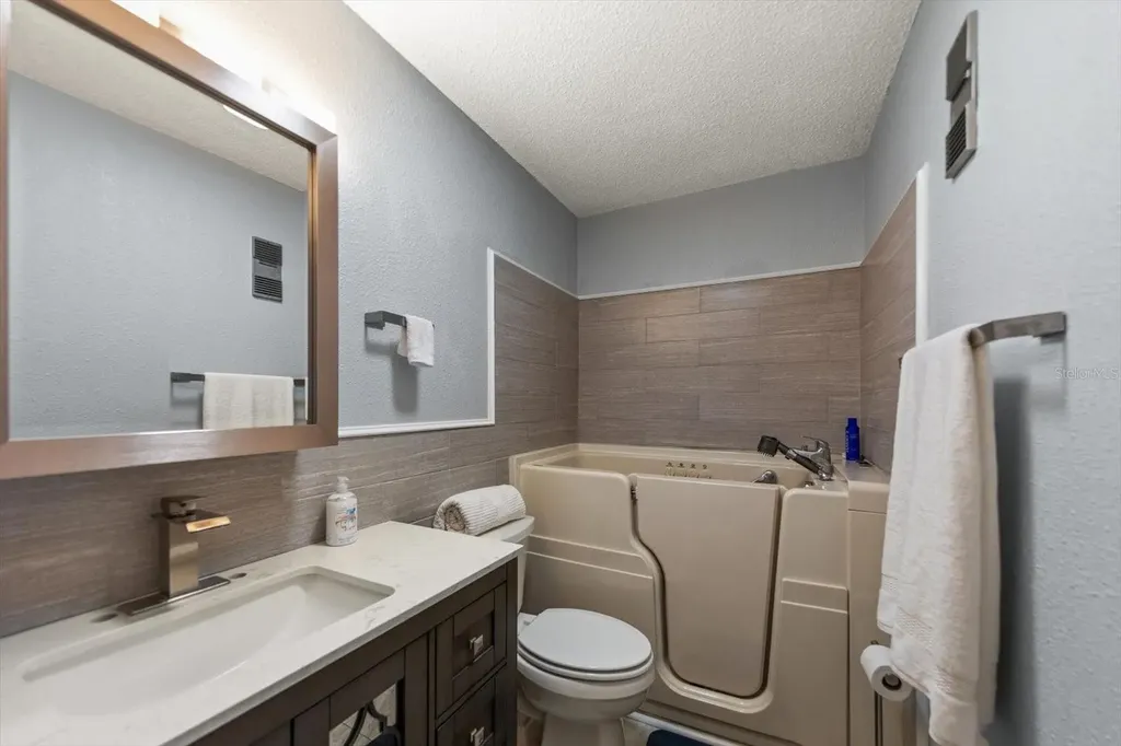 5980 Terrace Park Drive N St Petersburg FL 33709