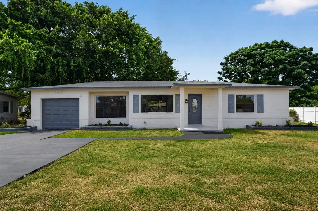 763 65th Avenue S St Petersburg FL 33705