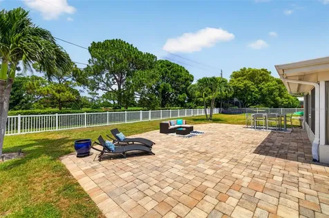 616 Pineland Avenue Belleair FL 33756