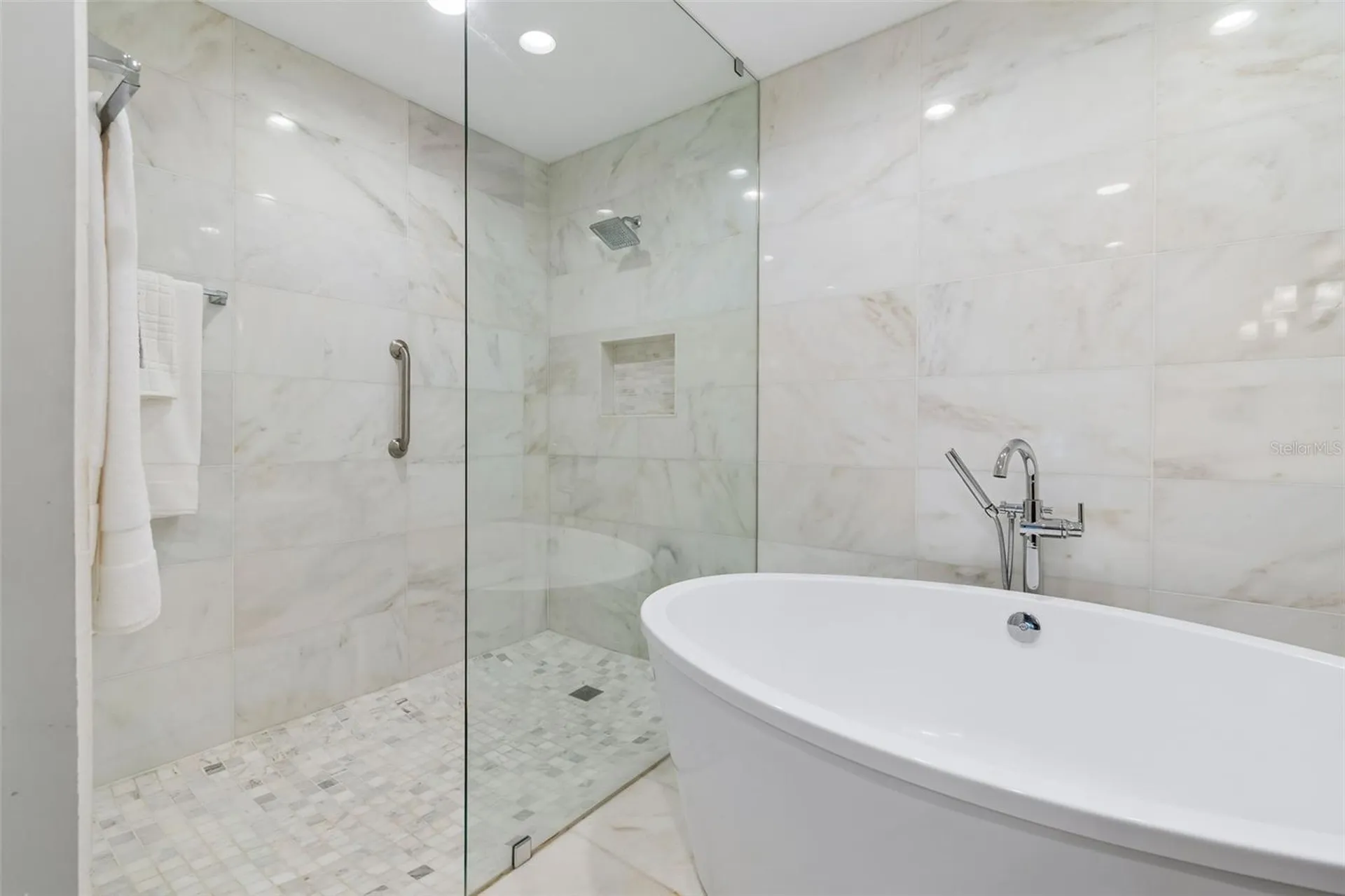 460 Date Palm Court NE St Petersburg FL 33703