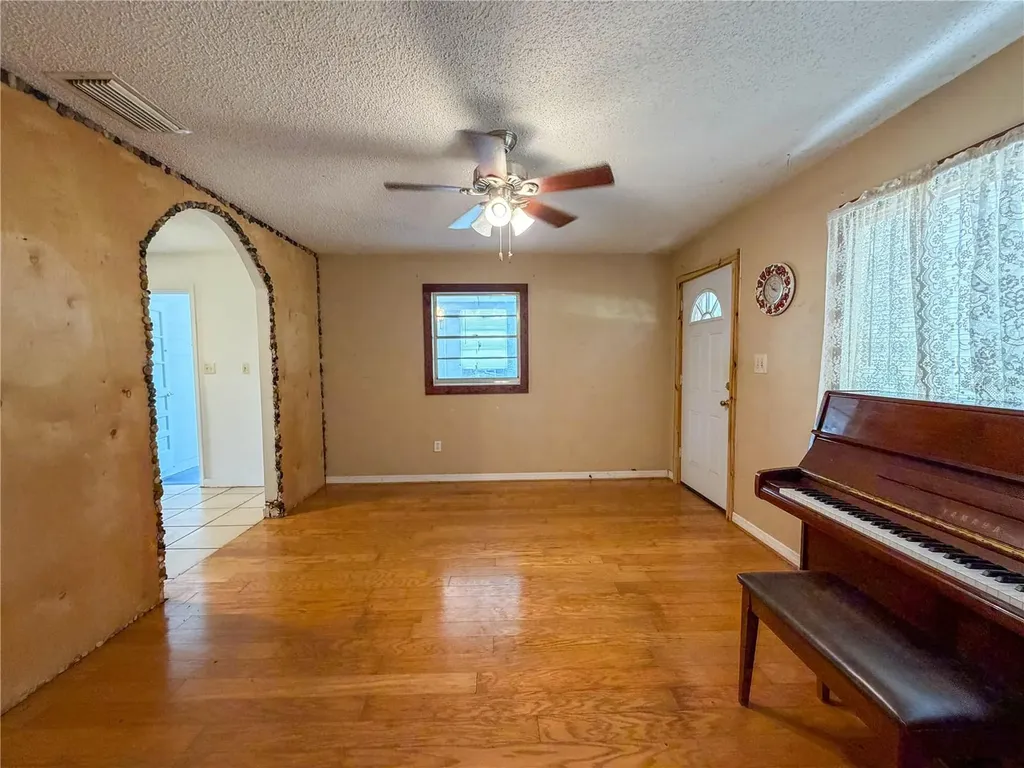 308 Central Avenue Frostproof FL 33843