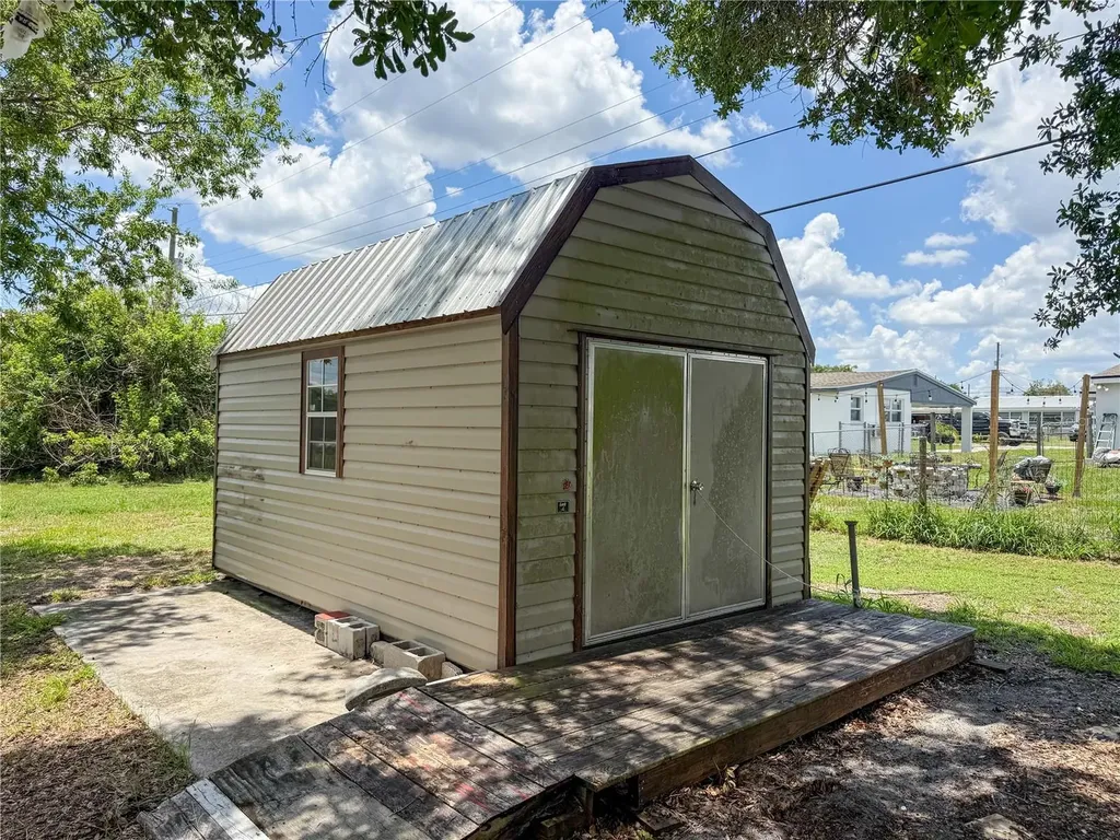 308 Central Avenue Frostproof FL 33843