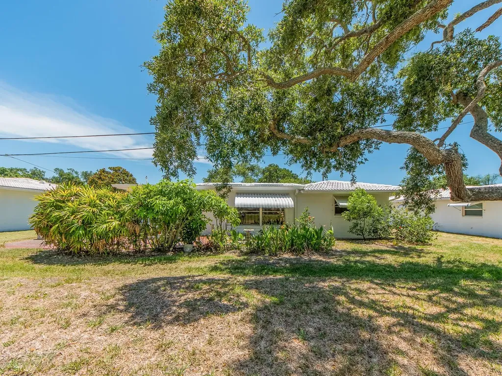 14245 93rd Avenue Seminole FL 33776