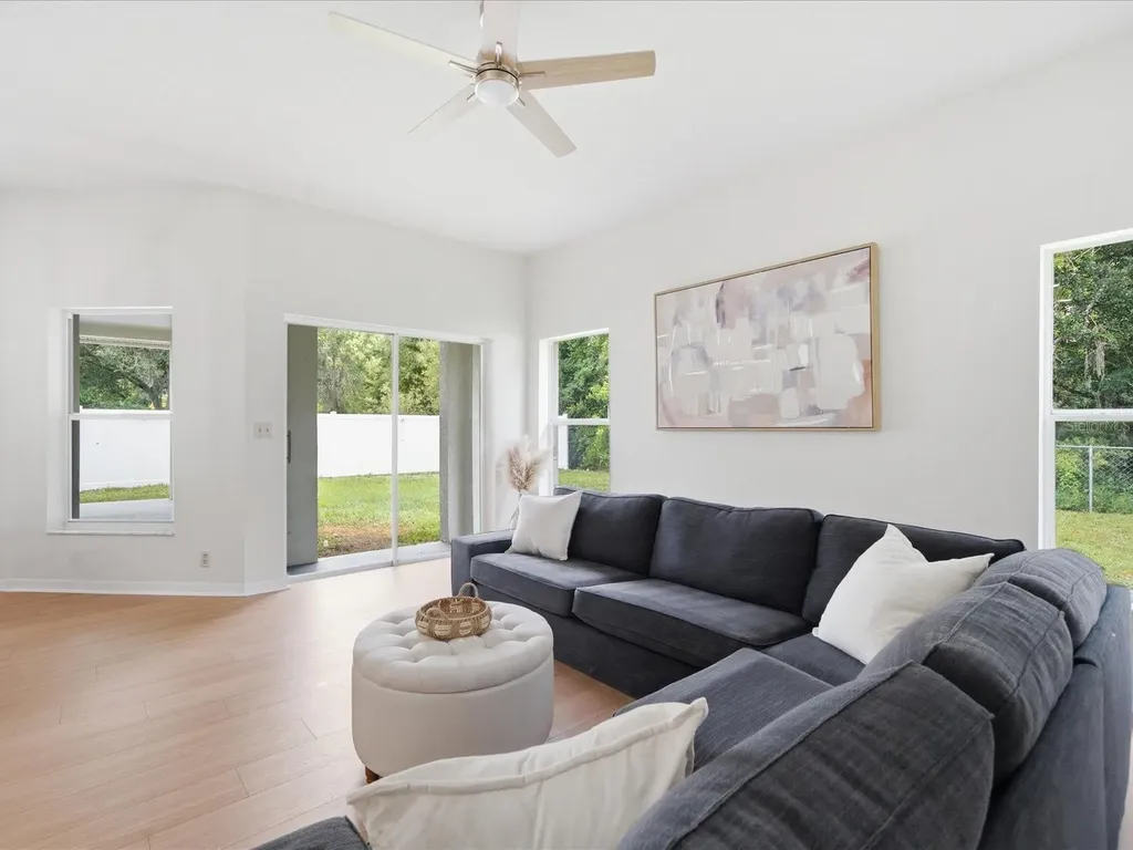 4617 Debbie Lane Lutz FL 33559