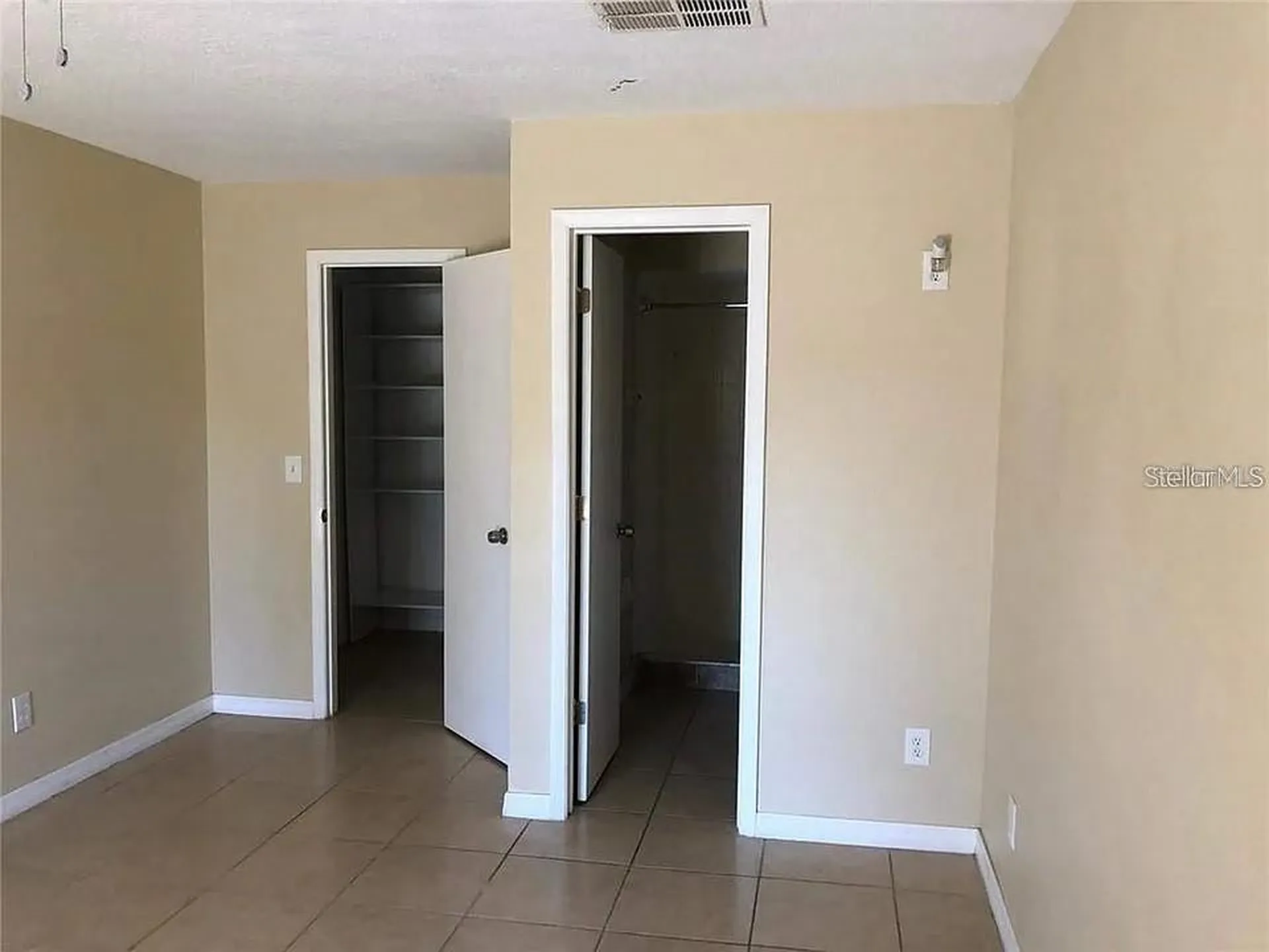 330 Colonade Court Kissimmee FL 34758